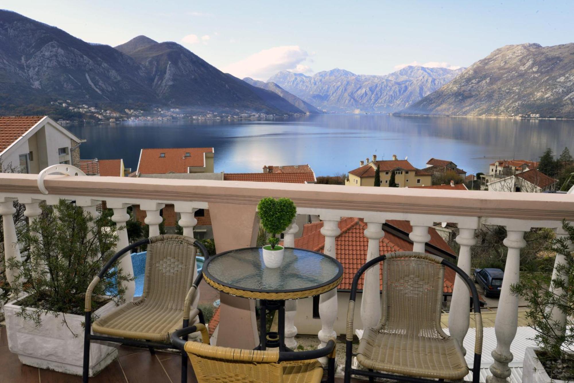 Apartments Blue Lagoon Kotor Oda fotoğraf